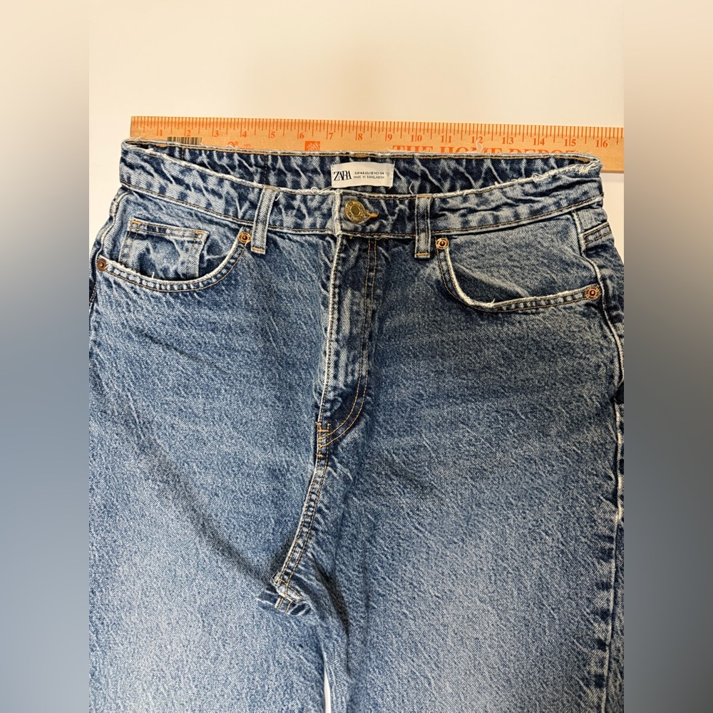 Zara Women’s Relaxed Fit Denim Jeans - Picture 9 of 14
